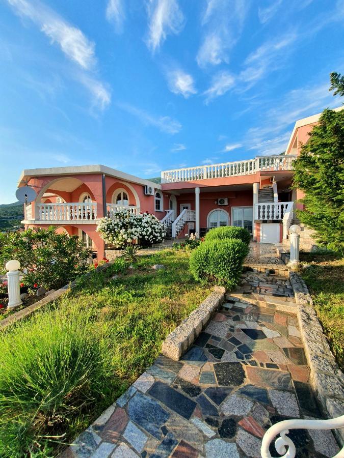 Villa Lilly Cesarica Eksteriør billede