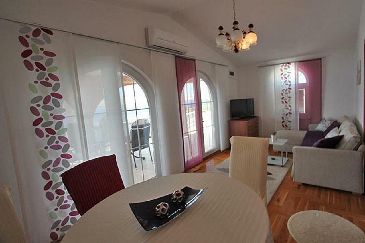 Villa Lilly Cesarica Eksteriør billede
